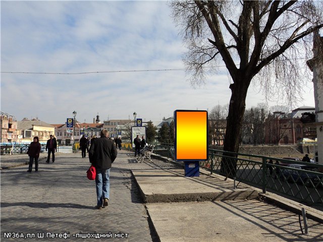 Сітілайт 1.2x1.8,  пл.Ш.Петефі(вихід на пішох.міст), піш.зона, напр-пл.Театральна